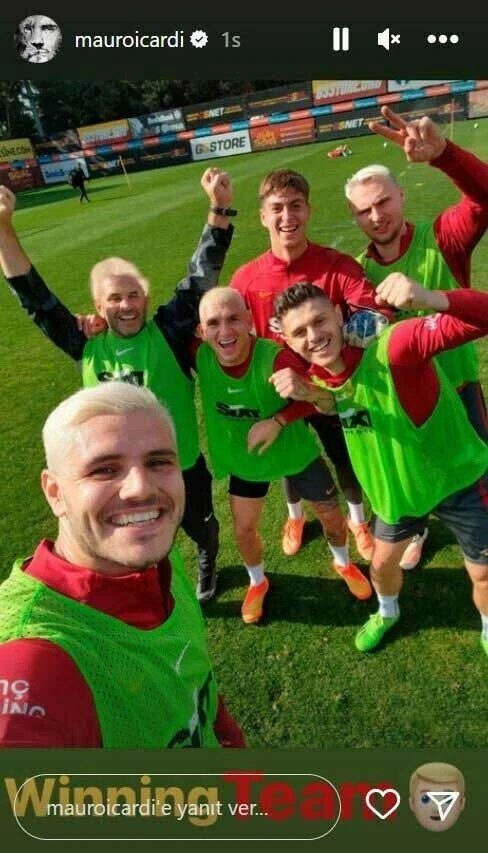 Mauro Icardi, Okan Buruk'un saçlarını sarıya boyadı