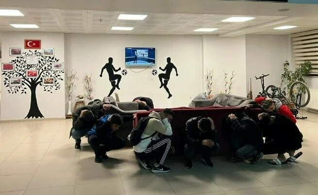 Ülke genelinde öğrenci yurtlarında deprem tatbikatı