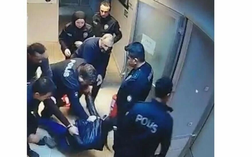 Emre Aşık'ın eski eşi Yağmur Sarnıç yine olay çıkardı: Polise küfürler yağdırdı, yerlerde süründü, ortalığı birbirine kattı!