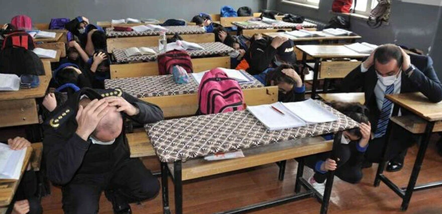 Türkiye'de ilk kez yapılacak! Ülke genelinde deprem tatbikatı yapılacak: Gözler saat 18.57'de