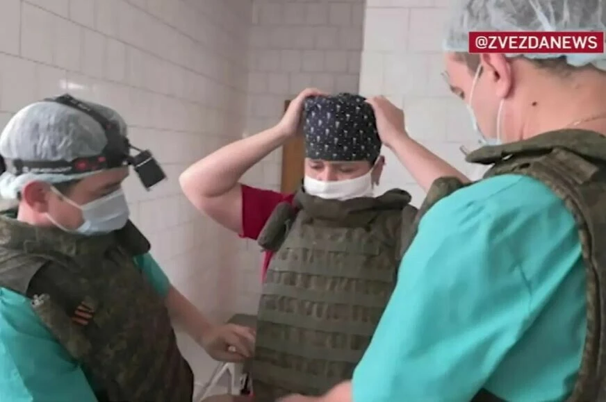 Rus askerin göğsünden patlamamış el bombası çıktı: Doktorlar kendi canlarını hiçe sayarak ameliyat etti