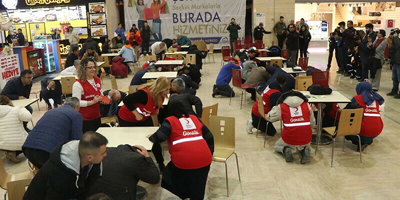 Son dakika! 'Çök-Kapan-Tutun' tatbikatı! Sirenler önlem için çaldı: Türkiye Düzce Depremi'ni yaşadı