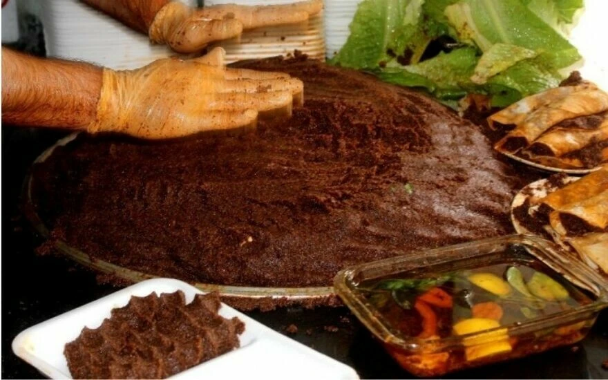 Bu araştırma çiğköftecilere kepenk indirtir: Büyük tehlike saçıyor! Bağırsak iltihabına, koleraya, çocuk ölümlerine götürüyor