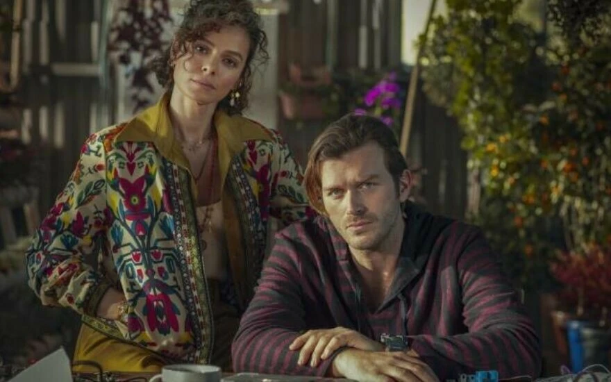 Kıvanç Tatlıtuğ ile Özge Özpirinçci yeniden aynı projede buluştu: “Aile” dizisiyle geliyorlar!