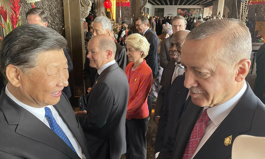 Cumhurbaşkanı Erdoğan, G20 Liderler Zirvesi’nde liderlerle ayaküstü sohbet etti