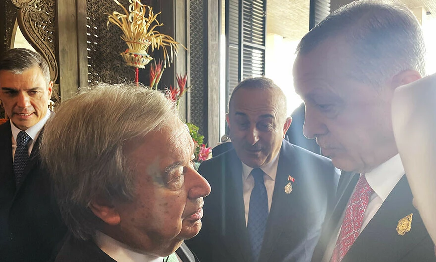 Cumhurbaşkanı Erdoğan, G20 Liderler Zirvesi’nde liderlerle ayaküstü sohbet etti