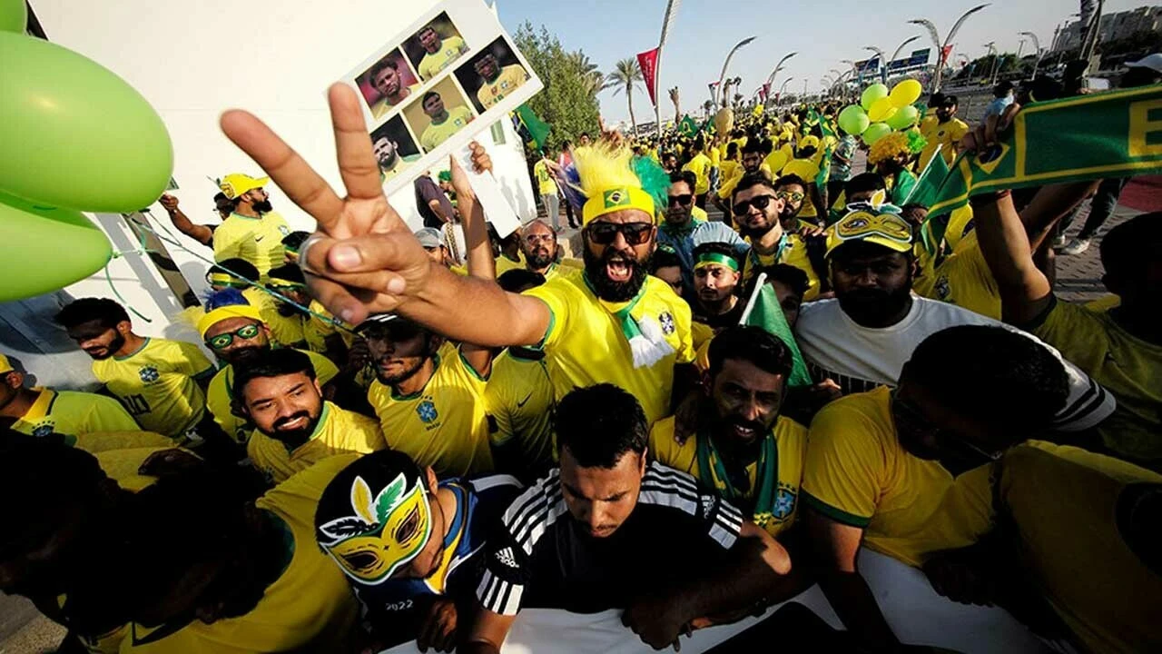 Katar Dünya Kupası'nda 'kiralık taraftar' iddiası!