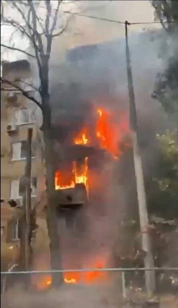 Son dakika! Kiev'e füze saldırısı: 2 apartman vuruldu, bazı füzeler havada imha edildi