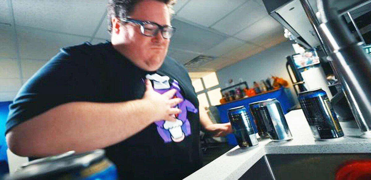 Şov için 10 dakikada 12 enerji içeceği içti, nerdeyse ölüyordu