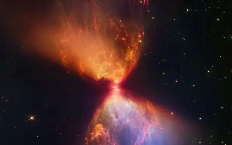 NASA'nın dev teleskobu James Webb'ten yeni görüntü: 'Kum Saati' şeklindeki bulutları kayda aldı!