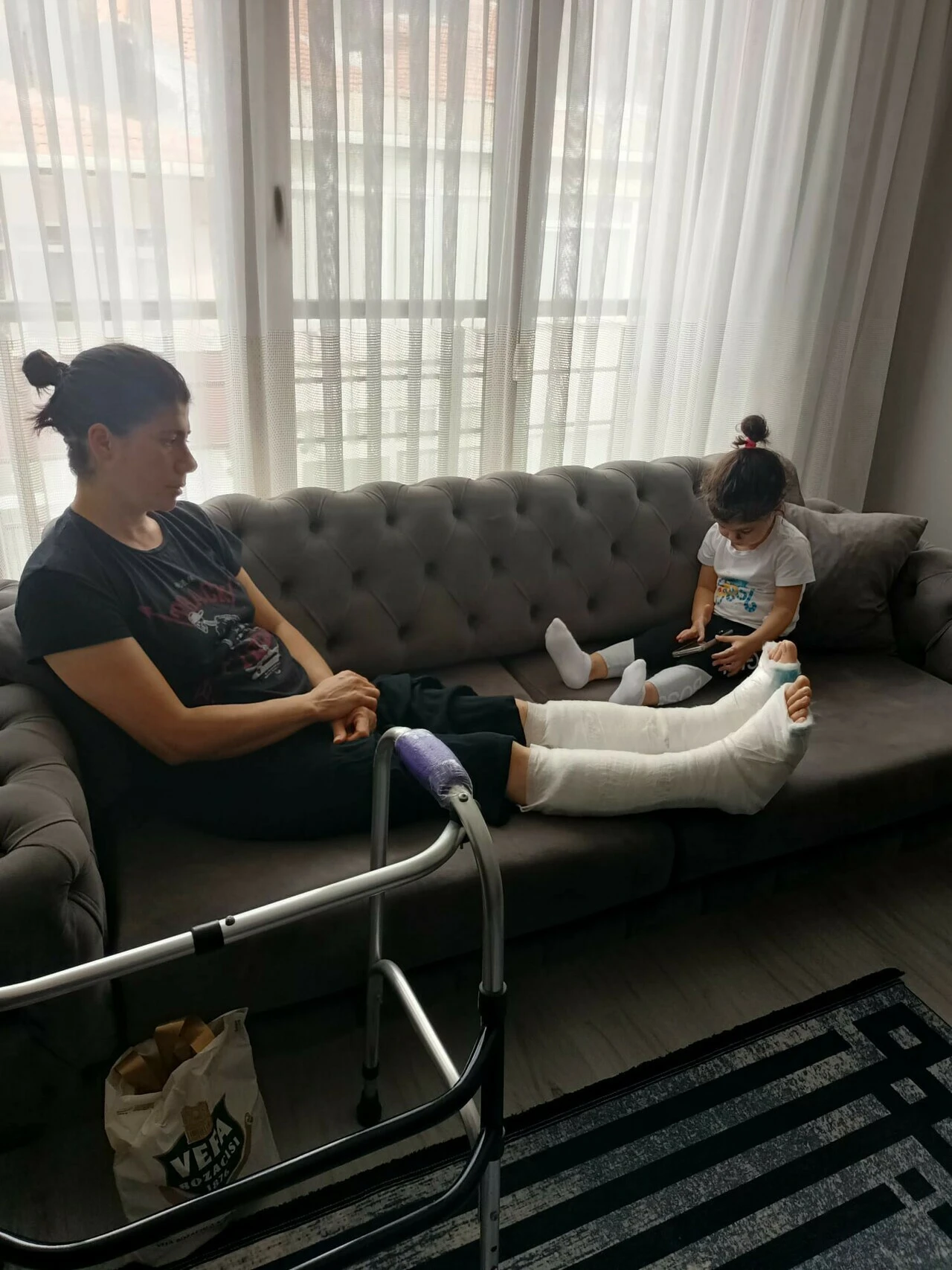 "Kızım tek bir seste bile ağlıyor" İstiklal patlamasında yaralanan minik Almeda Sinan'ın annesi konuştu