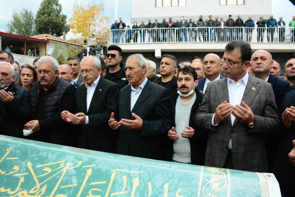 Kemal Kılıçdaroğlu'nun kardeşi Celal Kılıçdaroğlu son yolculuğuna uğurlandı