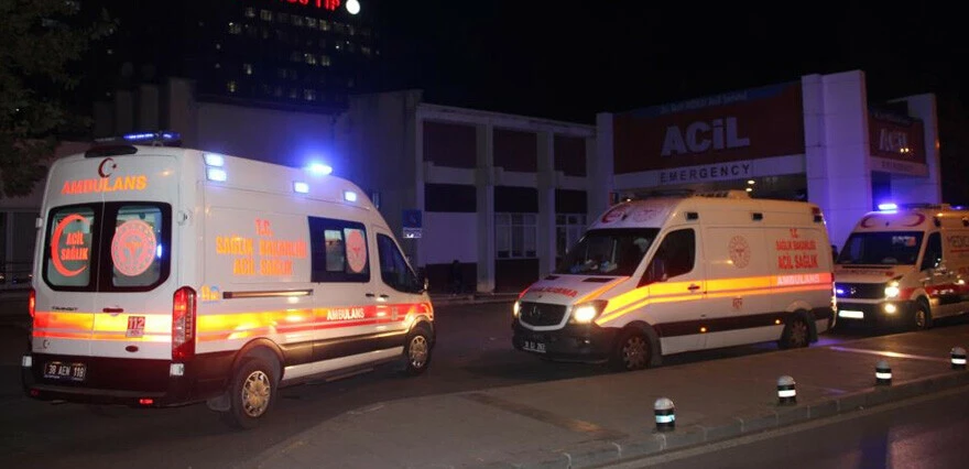 Kayseri'de dehşet anları! Bıçaklı saldırıda 1'i bekçi 3'ü polis 4 yaralı