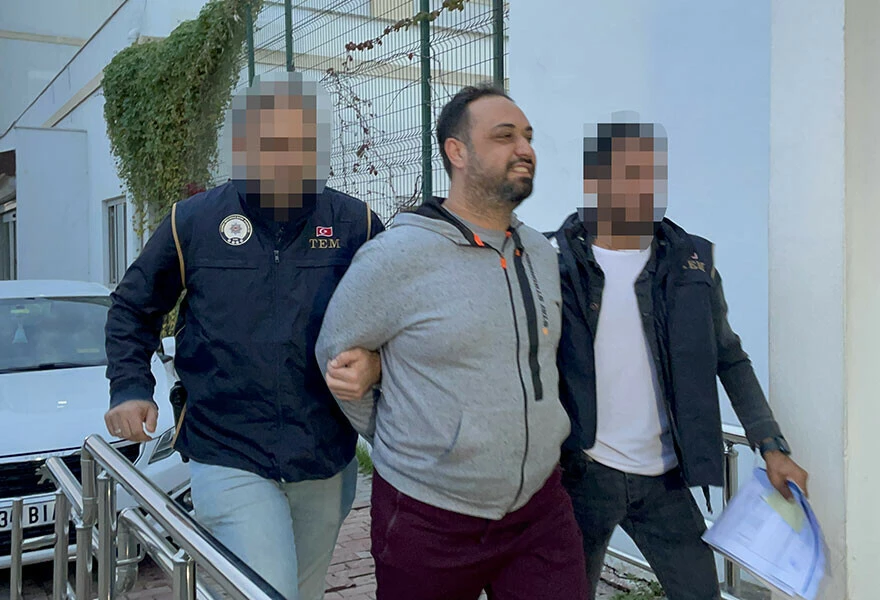 Adana merkezli 7 ilde FETÖ operasyonu: 75 şüpheliye gözaltı