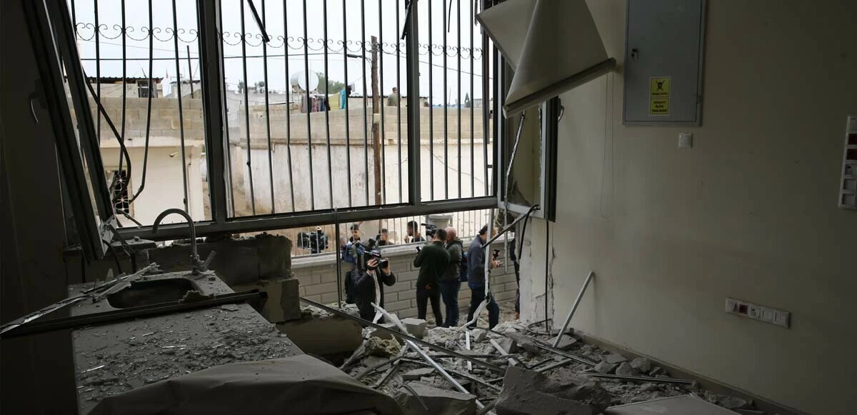 Terör örgütü PKK'dan Karkamış'a saldırı! Roketlerden biri okula isabet etti