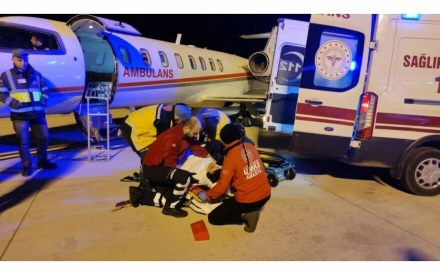 Kazada ağır yaralanan tiyatro oyuncusu Sergen Deveci ambulans uçakla İstanbul’a sevk edildi