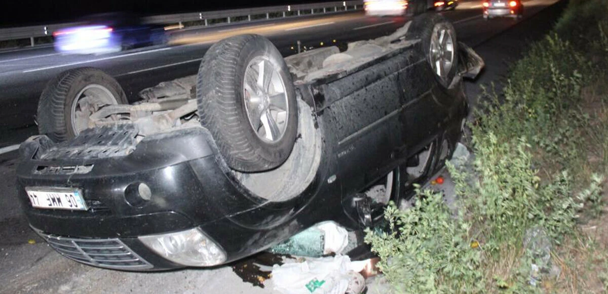 Bir aile yok oldu! İstanbul yolunda feci kaza: 3 ölü