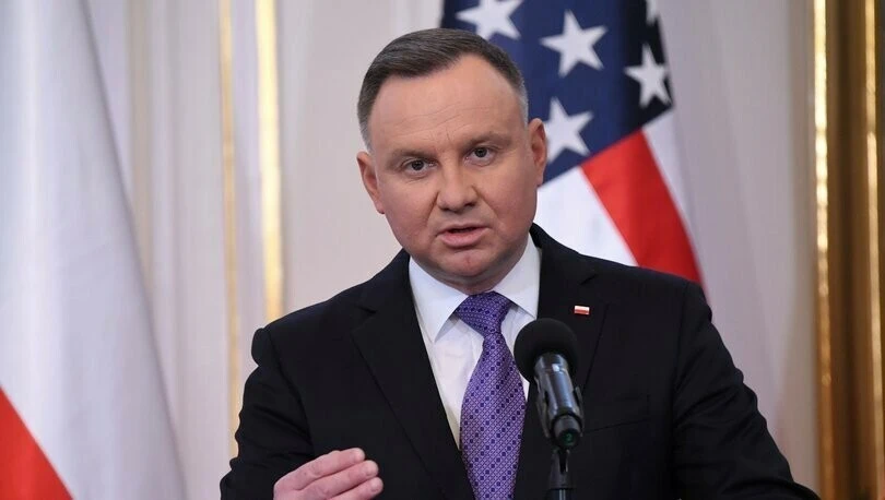 Rus fenomenler yine iş başında: Polonya Cumhurbaşkanı Duda’ya Macron şakası