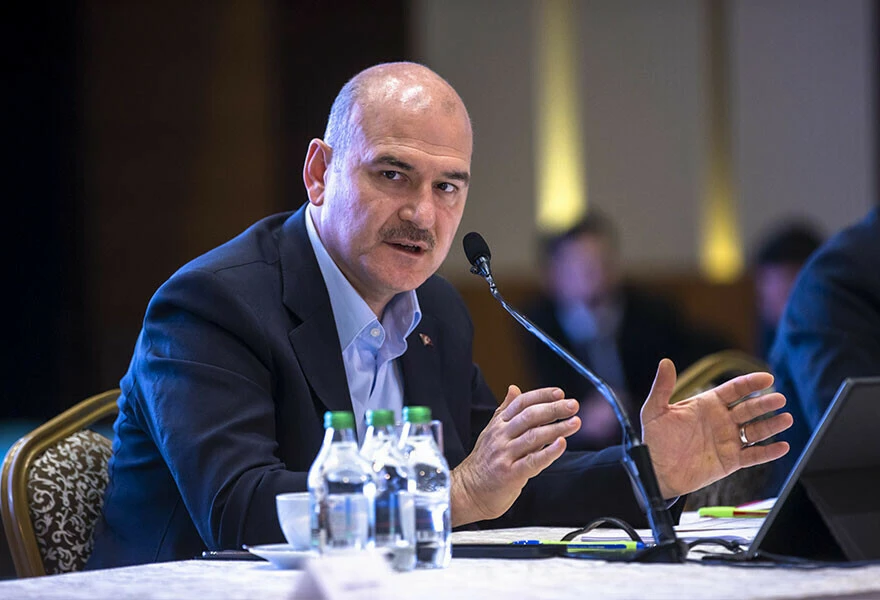 Son dakika! Bakan Soylu kırmızı dosyayı açtı: 74 belediyeye terör soruşturması