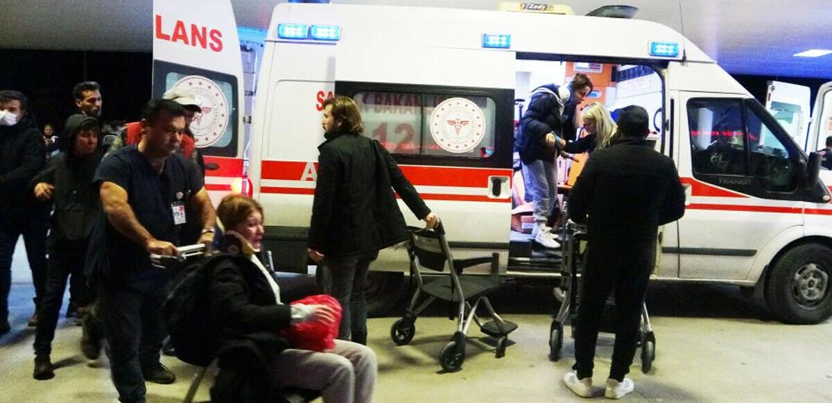 Son dakika! Muğla’da kamyonet minibüsle çarpıştı: Çok sayıda yaralı var