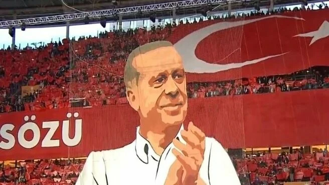Erdoğan'a hazırlanan dev koreografi, mitinge damga vurdu