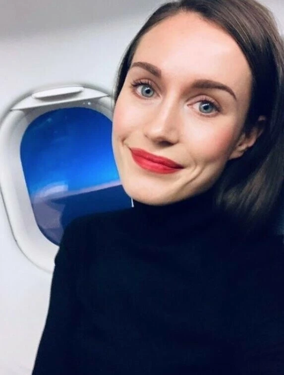 Finlandiya Başbakanı Sanna Marin yine gündemde! Uçakta çektiği selfie olay oldu