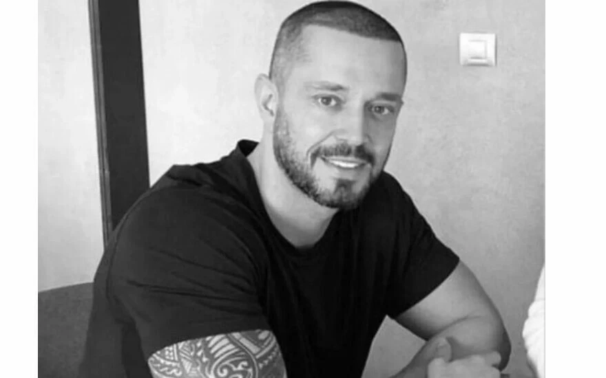 Saç ektirmek için yurt dışına giden Murat Boz’un son hali!