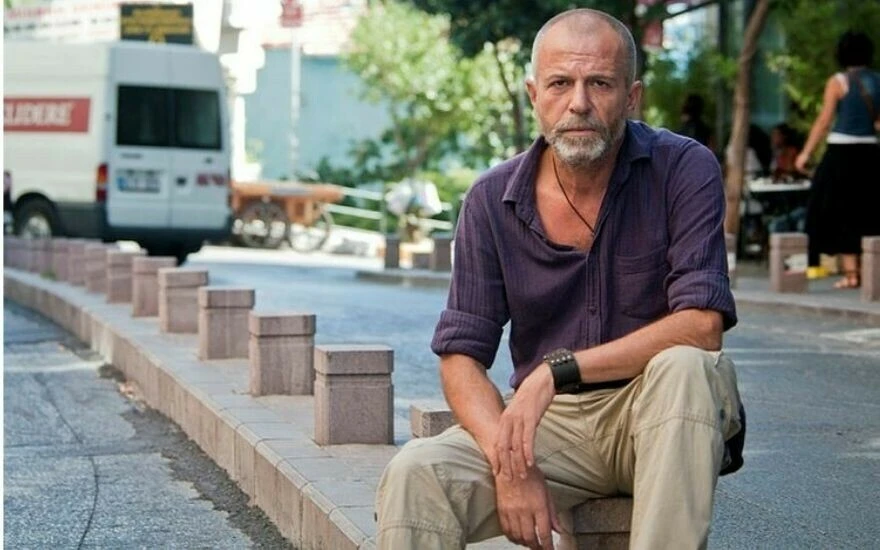 Kurtlar Vadisi'nin İskender Büyük'ü yepyeni bir diziyle ekranlara dönüyor: Bu kez sevenlerini ters köşe yapacak!