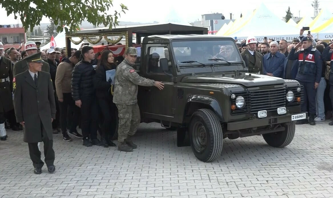 Şehit Teğmen Duabey Onur Öztürkmen son yolculuğuna uğurlandı