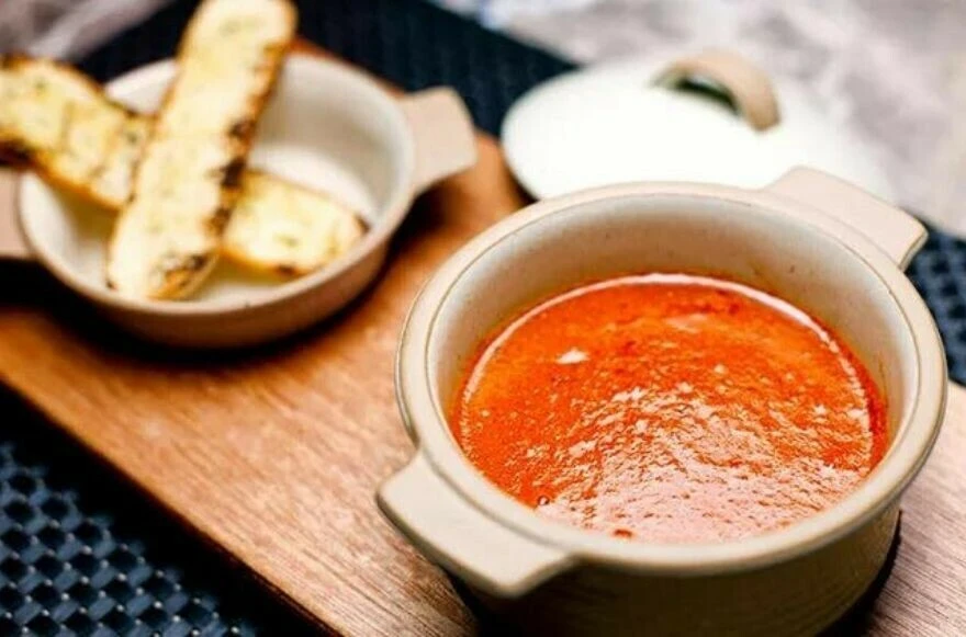 Domates Çorbası: Sütlü, kremalı, pratik, lezzetli, kolay tarifler!