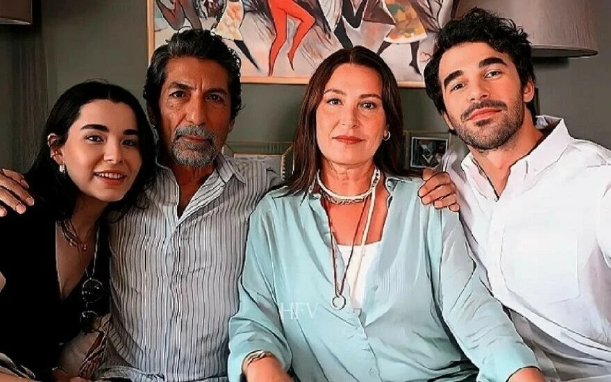 Ekranlara geri döndü: Defne Samyeli çok izlenen dizinin kadrosuna dahil oldu!