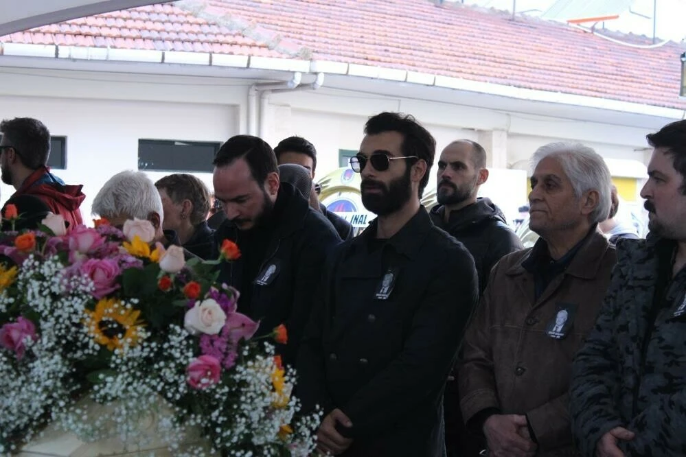 Sıla babasını son yolculuğuna uğurladı: İlker Kaleli, Sıla’yı bir an olsun yalnız bırakmadı!