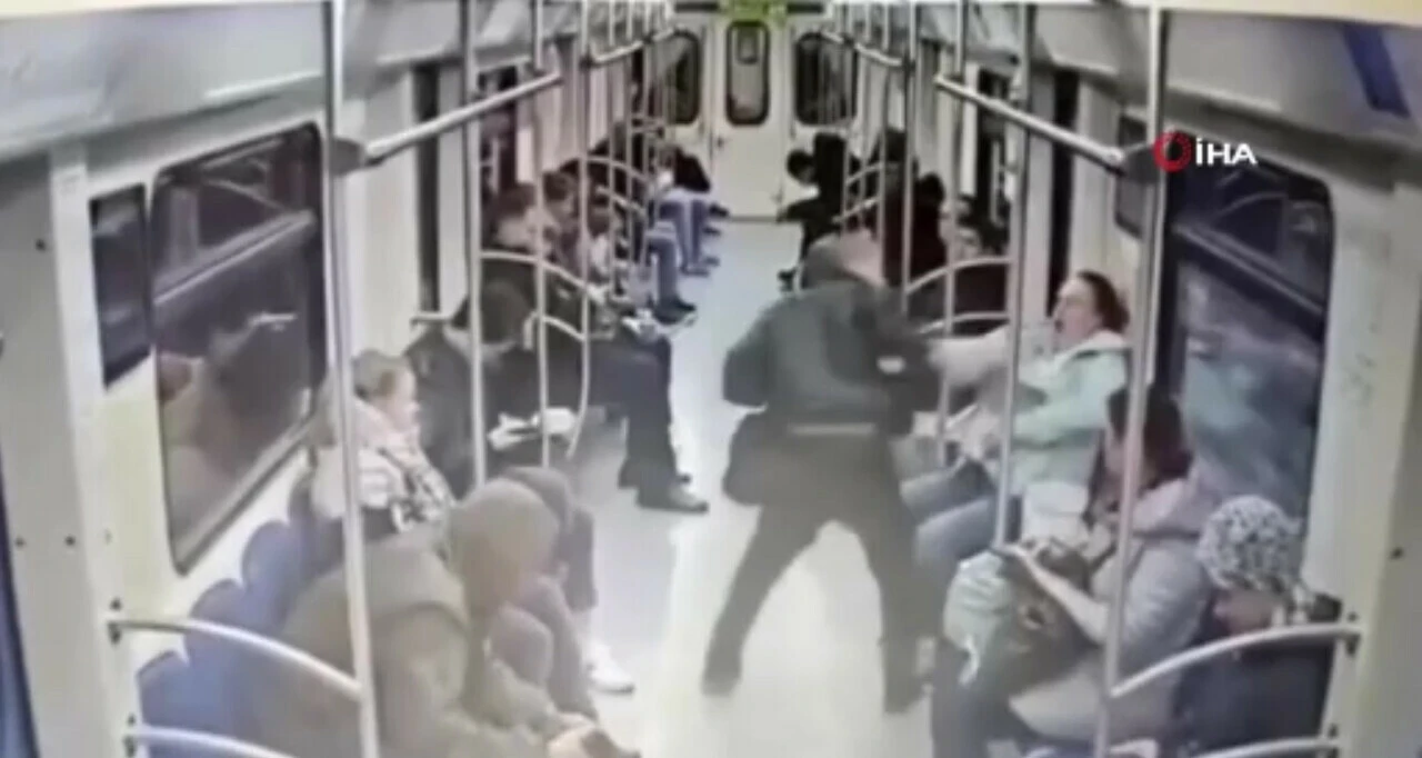 Rusya'daki metroda akıl almaz olay: Telefonla konuşuyor diye yüzünden bıçakladı