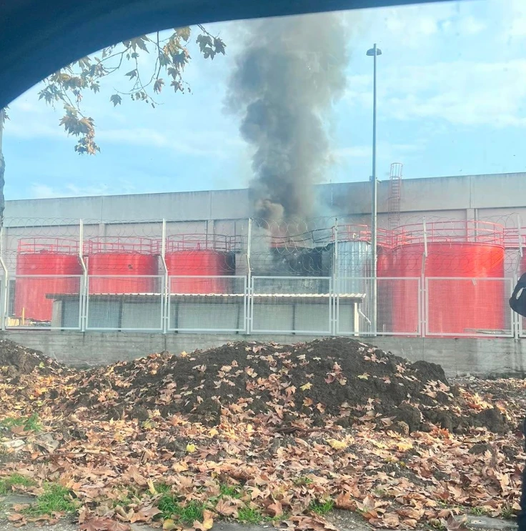 Son dakika! Samsun Limanı'nda şiddetli patlama! Yangın kontrol altına alındı, Valilik sebebini açıkladı
