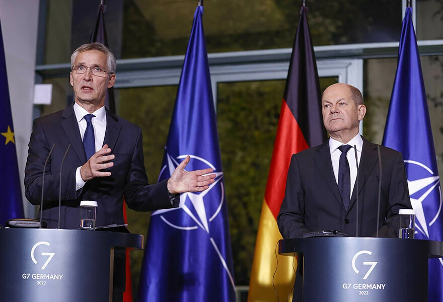 Stoltenberg: Ukrayna'ya verdiğimiz desteğin bedelini parayla ödüyoruz