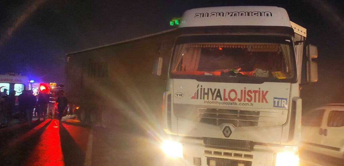 Batman'da otomobil tıra çarptı: 1 ölü, 5 yaralı