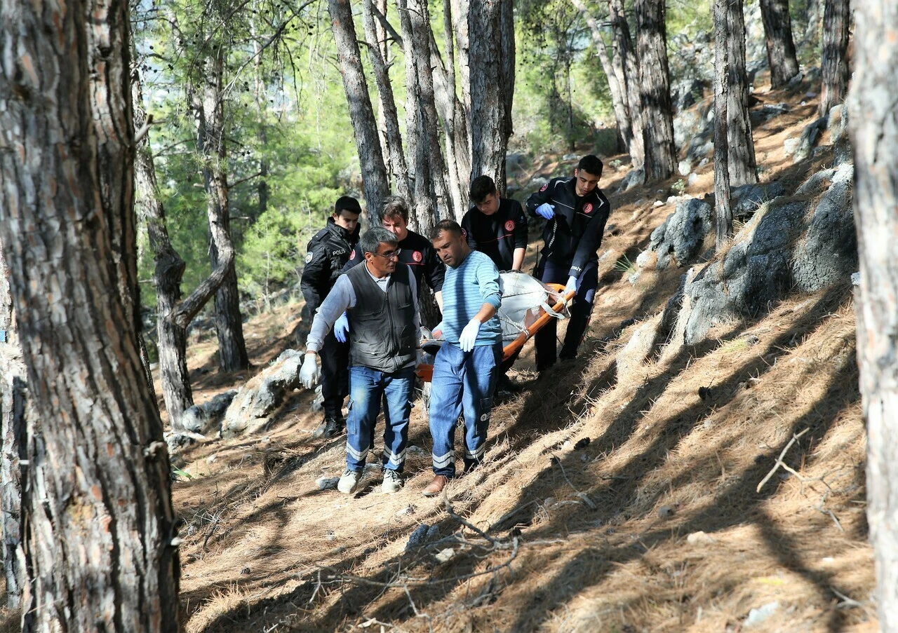 Antalya'da kayıp olarak aranan kadın, uçurumun kenarında ölü bulundu