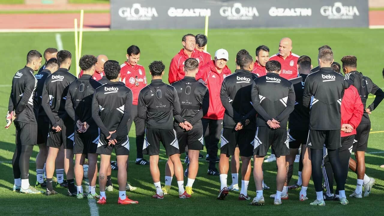 Beşiktaş idmanında talihsiz sakatlık: Gözyaşlarını tutamadı!