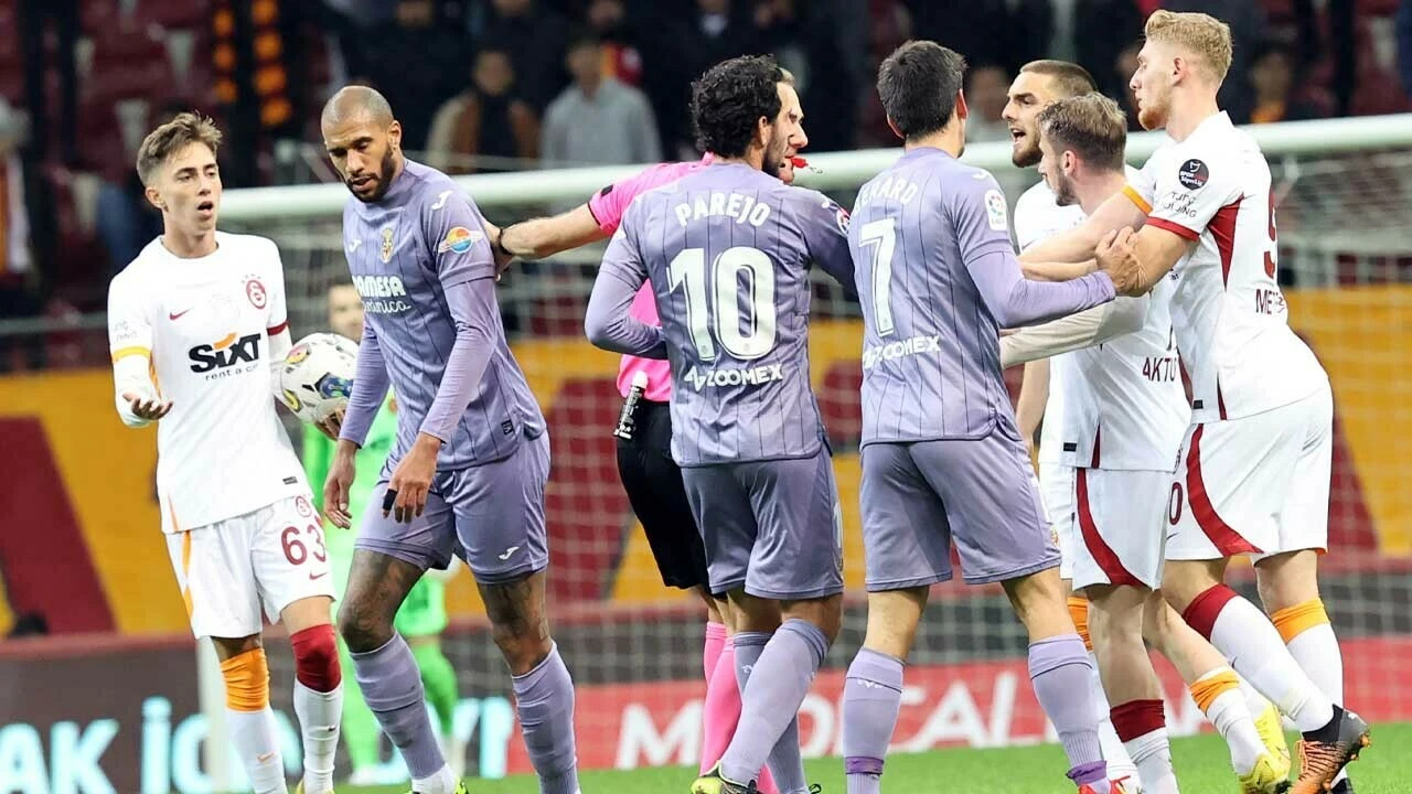 Dostluk maçında gergin anlar: Kerem Aktürkoğlu çok sinirlendi!