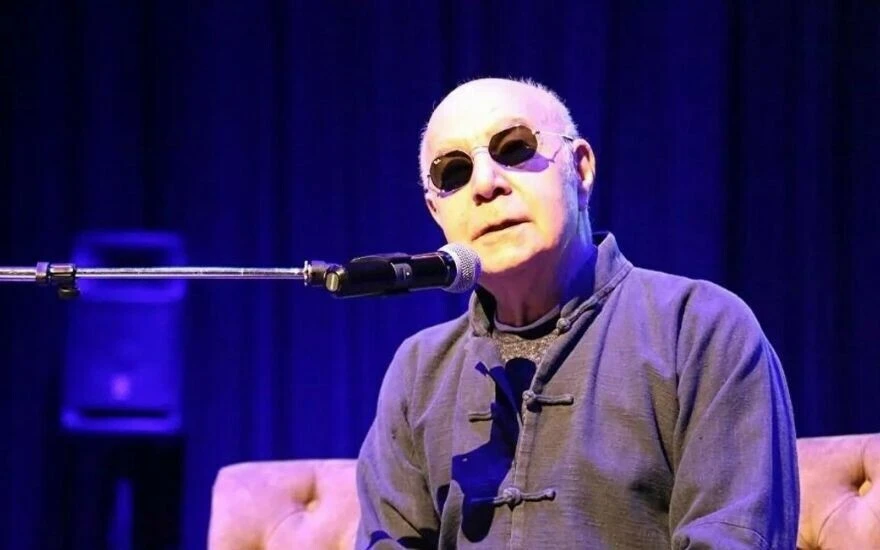 ‘Yandım Yandım’ şarkısını Kabe’ye yazdığını söyleyen Mazhar Alanson’a Berna Laçin’den alaylı tepki!