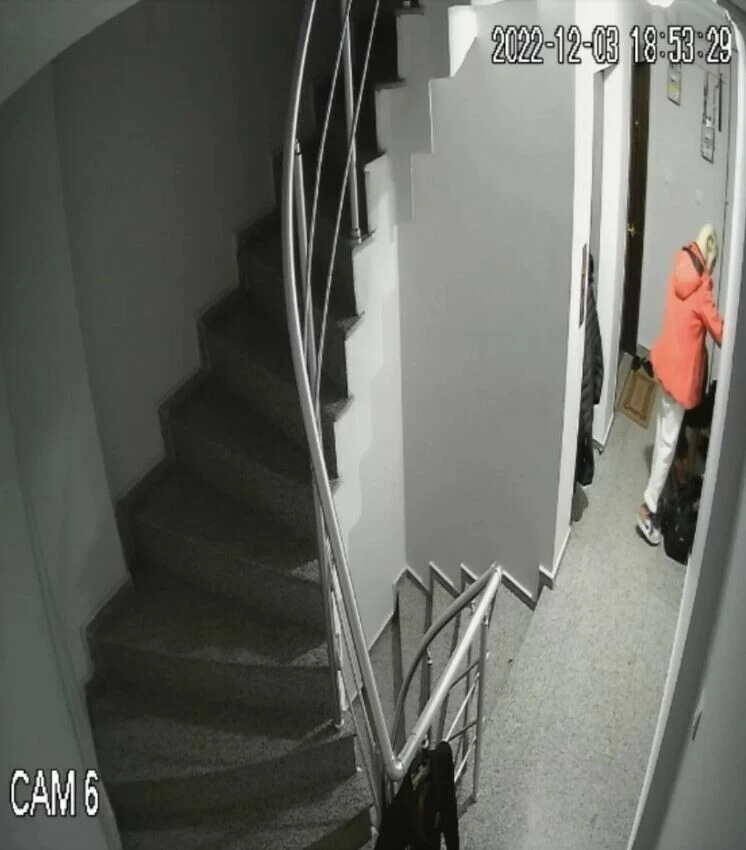 Çilingirle kapıyı açtırdığı halasının evini soydu