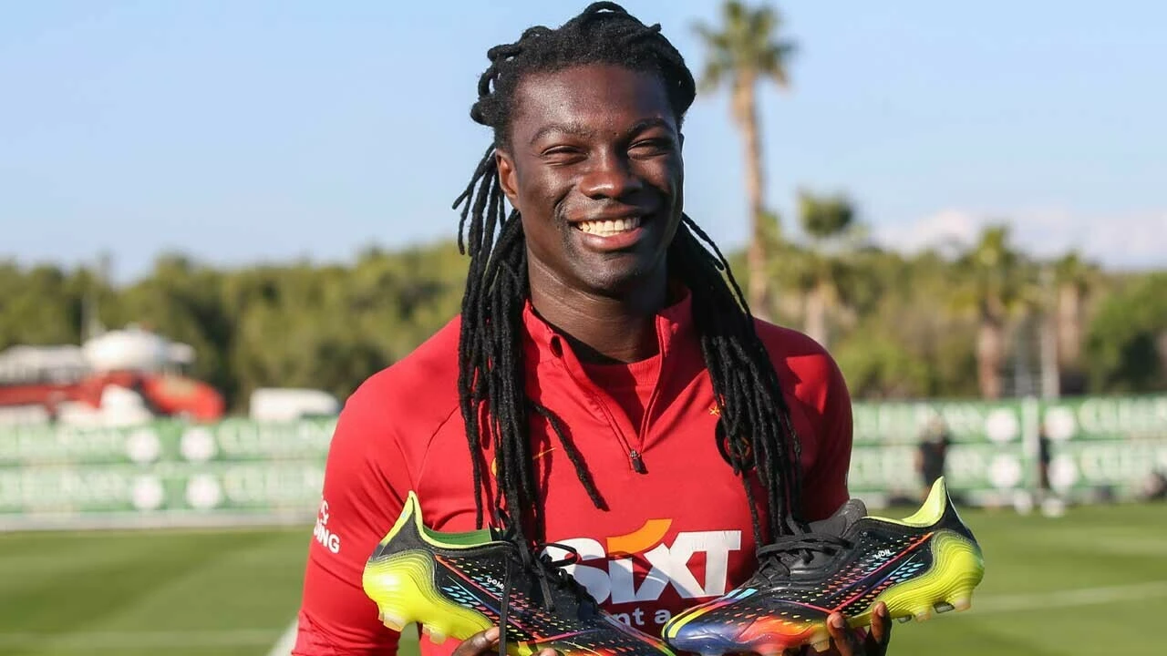 Bafetimbi Gomis'ten Mauro Icardi yorumu: Daha çok gol atacak