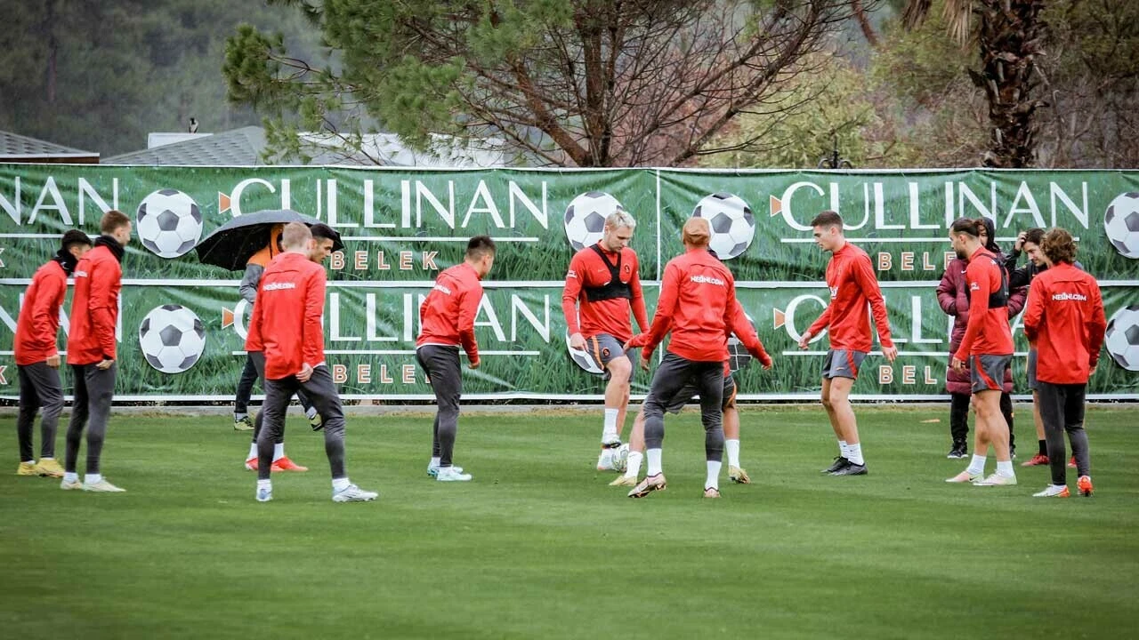 Galatasaray'da sakat oyuncuların durumu belli oldu: Fenerbahçe derbisine yetişecekler mi?