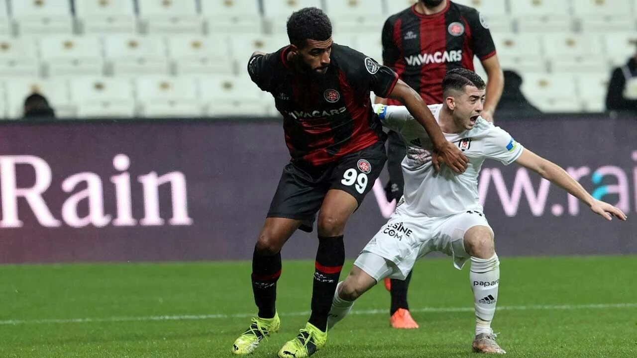 Fenerbahçe ve Galatasaray transferde yine karşı karşıya geldi!