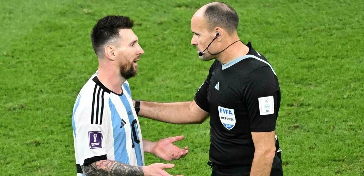 Lionel Messi'nin istediği oldu: Mateu Lahoz evine döndü