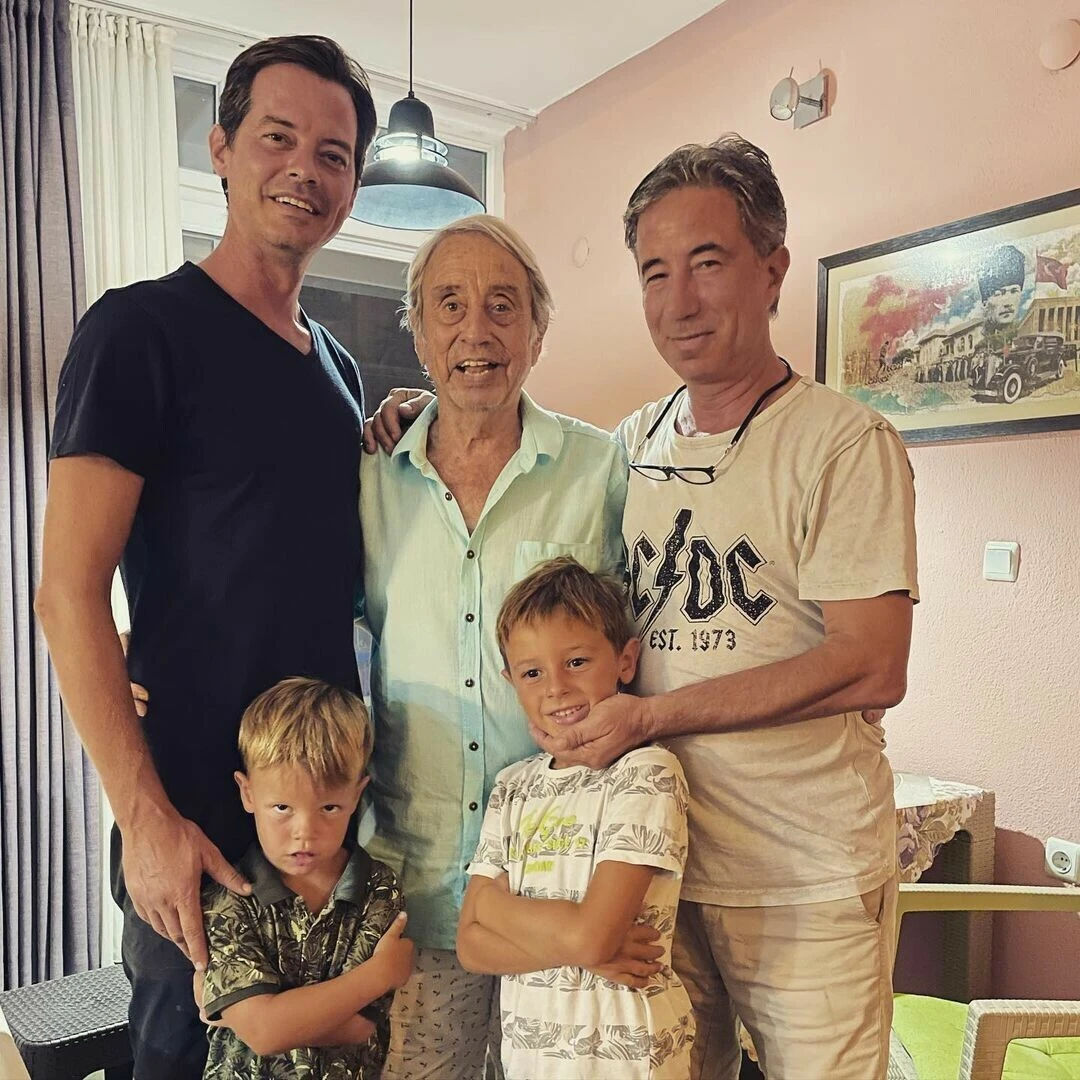 Alp Kırşan'ın acı günü: Babasını kaybettiğini duyurdu!