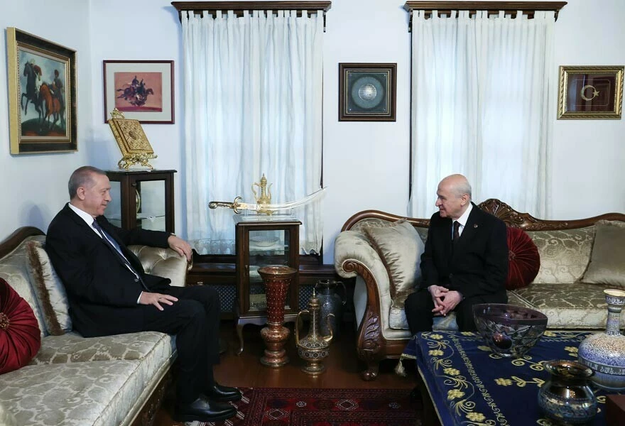 Son dakika! Ankara'da kritik ziyaret: Cumhurbaşkanı Erdoğan ile Bahçeli bir araya geldi