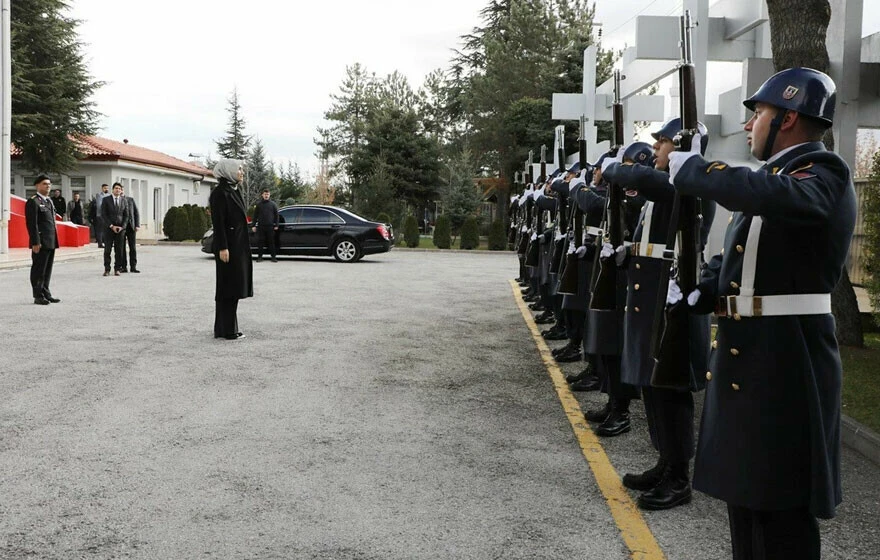Afyonkarahisar Valisi Kübra Yiğitbaşı’dan jandarmayı ziyaret etti!