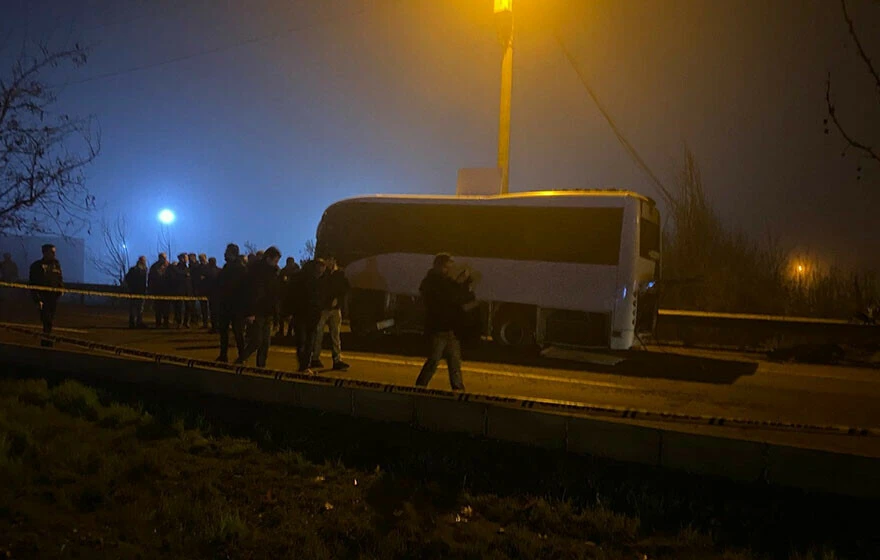 Son dakika: Diyarbakır'da göreve giden polis aracına bombalı saldırı! Yaralılar var, gözaltı sayısı arttı