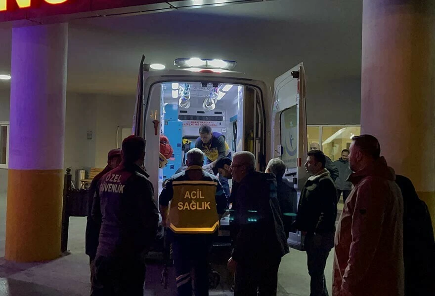 Erzincan'da cenaze yolunda feci kaza: 3 ölü, 2 yaralı